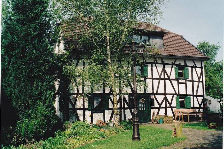 Ferienwohnung für 4 Personen, mit Garten und Balkon, mit Haustier in Windecker-Ländchen
