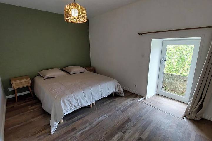 Location de vacances pour 6 personnes, avec Jardin à Quarré-les-Tombes - 3