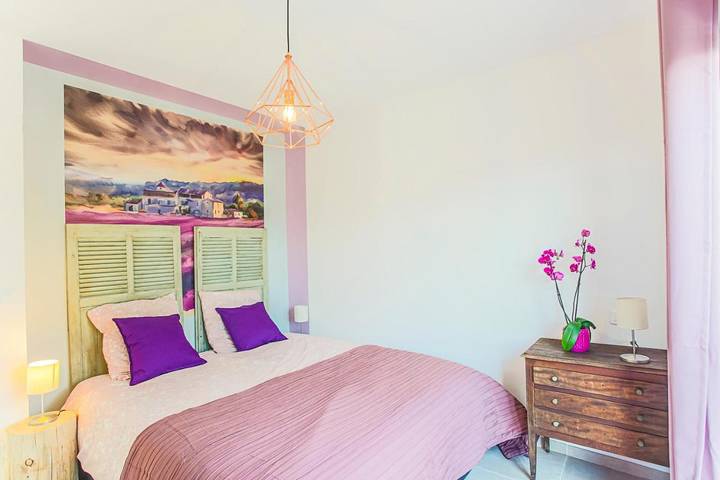 Location de vacances pour 4 personnes, avec jacuzzi ainsi que terrasse et jardin, animaux acceptés à La Valette-du-Var - 2