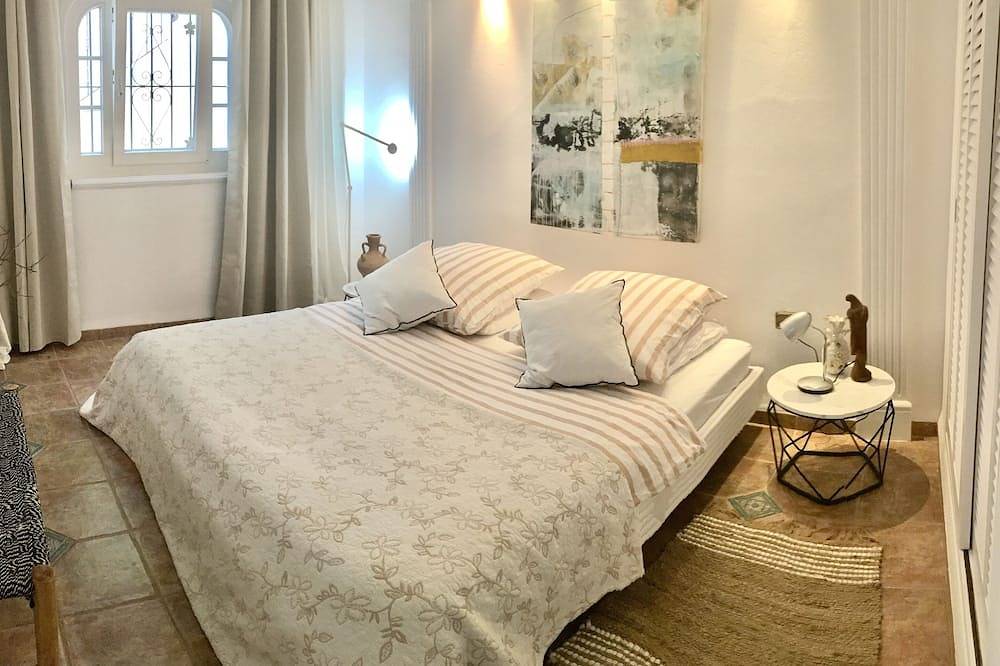 Appartement entier, Inmitten Eines Mediteranen Gartens, Terrassiert, Befindet Sich das Appartment in Santa Eulària des Riu, Côte d’Ibiza