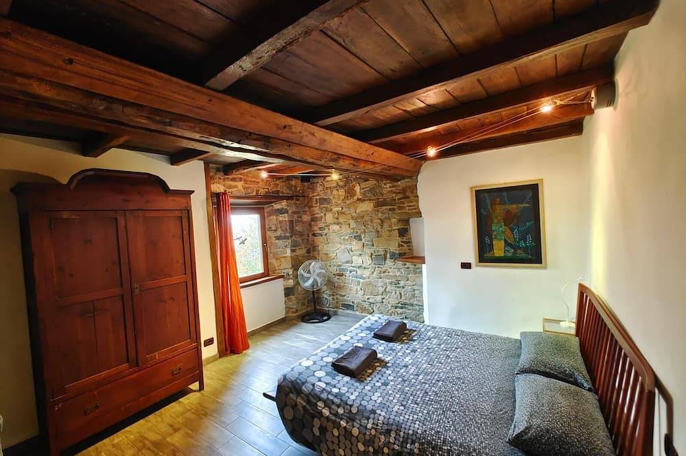 Apartamento inteiro, Renovado Apartamento em casa de pedra \"velha casa\" velha, com piscina, sauna e jardim in San Benedetto Val di Sambro, Bolonha (província)