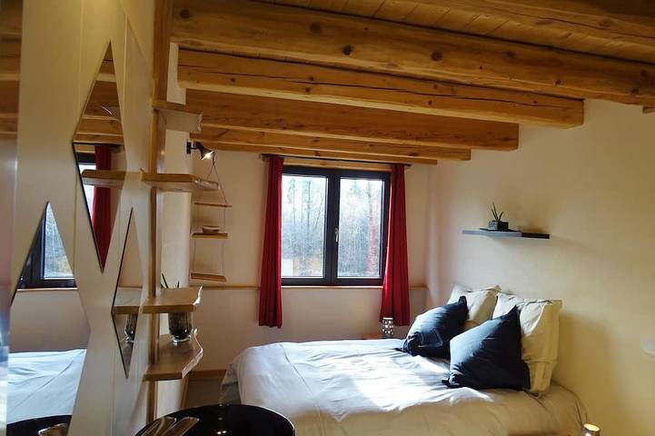 Gîte pour 8 personnes, avec jacuzzi ainsi que sauna et jardin à Uzemain - 3