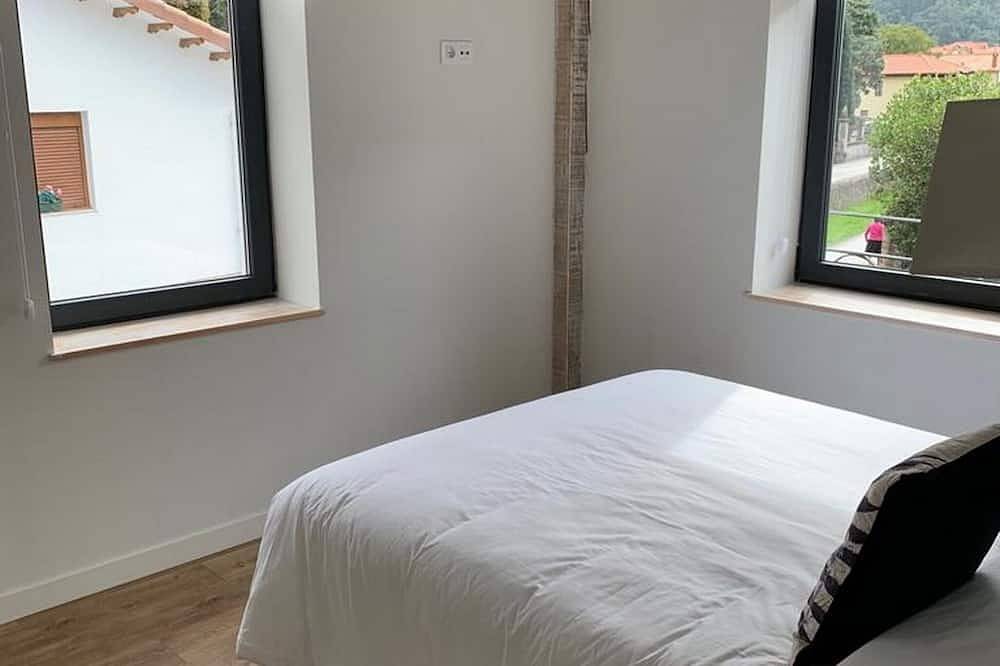 Ganze Wohnung, Apartment-Eigenes Badezimmer in Puente Viesgo, Kantabrische Küste