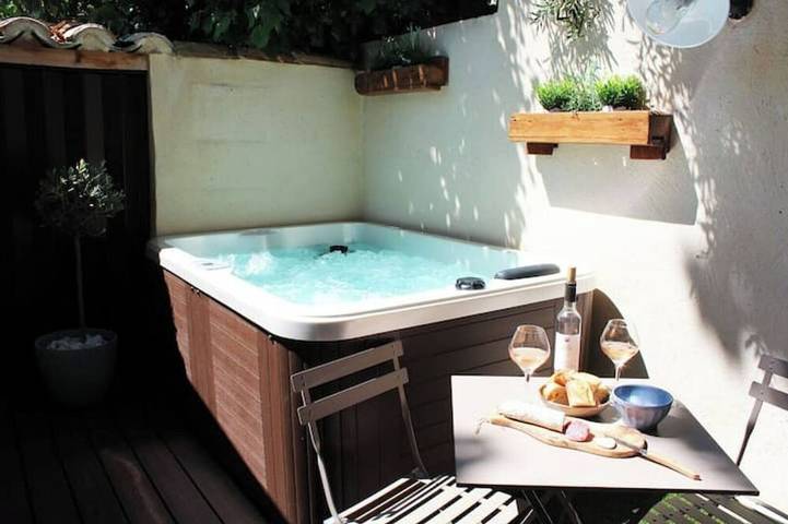 Maison de vacances pour 2 personnes, avec jacuzzi et terrasse à Maussane-les-Alpilles