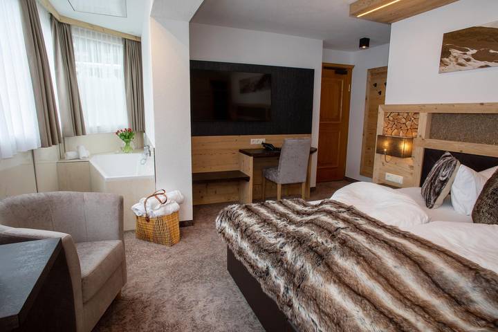 Hotel für 2 Personen, mit Terrasse und Whirlpool sowie Sauna in Ischgl