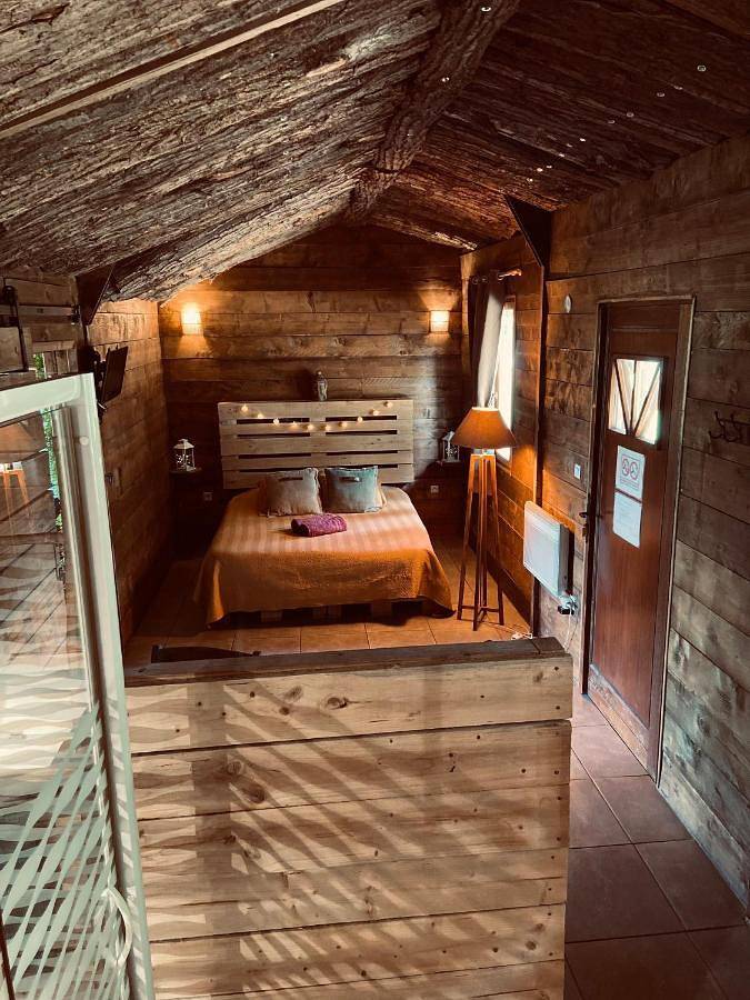 Chambre d’hôte pour 2 personnes, avec Balcon et Terrasse ainsi que Jacuzzi et Jardin dans Oise