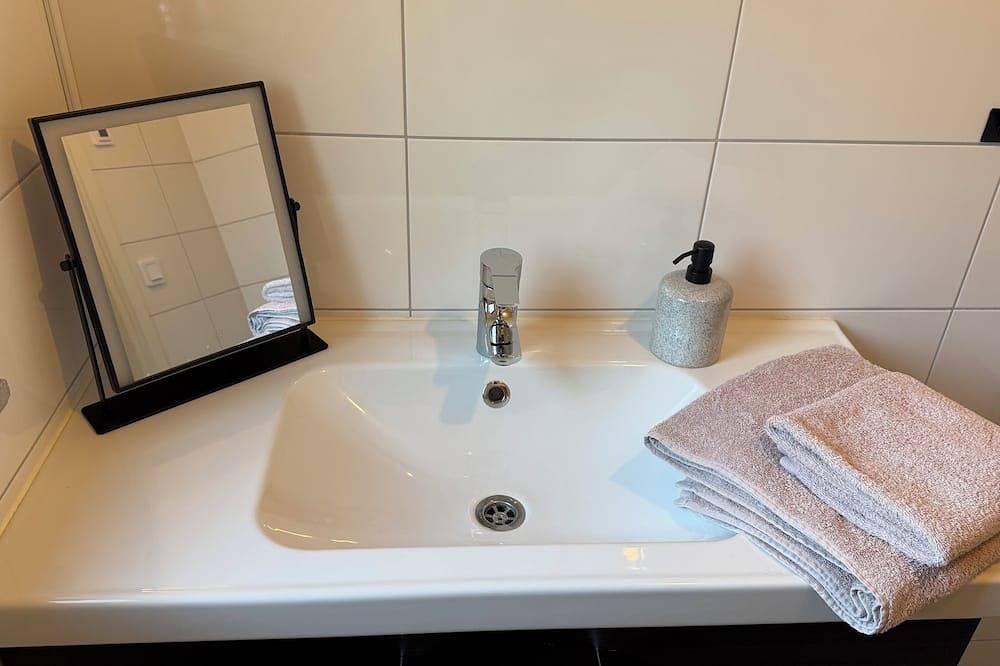 Modern and Relaxing Guesthouse Near Lake and Nature – 20 min from Landvetter in Marks Kommun, Västergötland