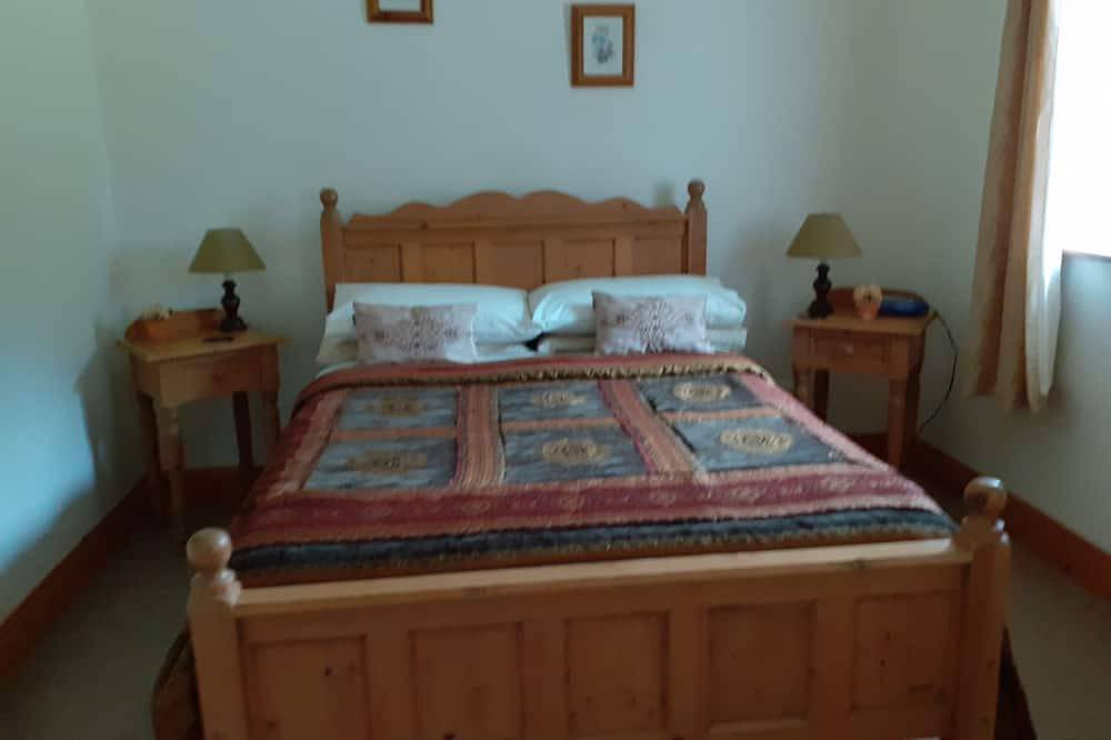 Fraoch Cottage, family friendly in Garrykennedy, County Tipperary in Nenagh, Lough Derg