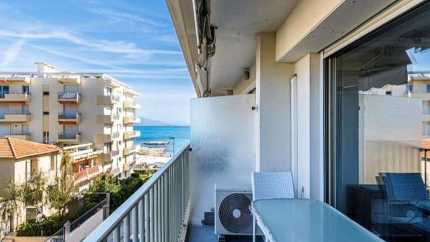 Gîte pour 5 personnes, avec balcon et piscine dans Plage de la Salis - 2