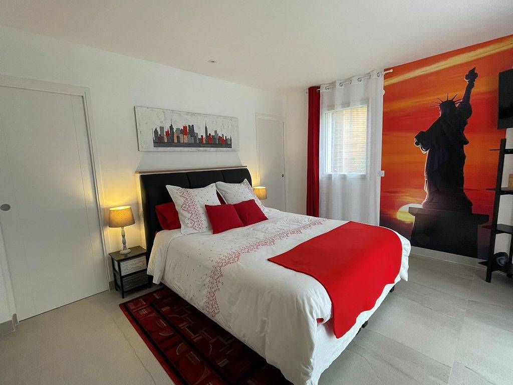 Chambres d’hôtes Smartazur - Chambre Rouge in Vence, Région de Cannes