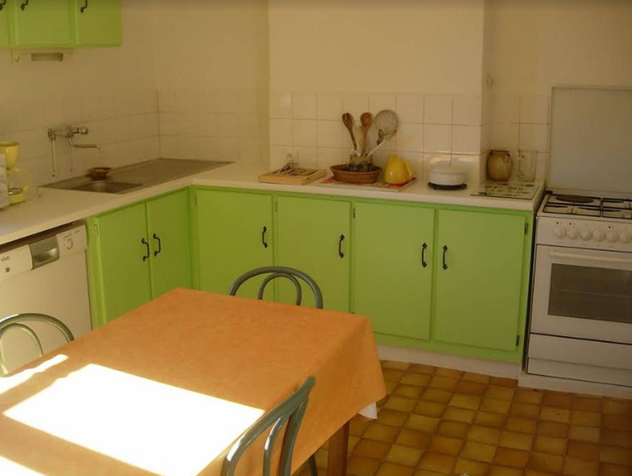 Appartement entier, Appartement confortable au cœur de Vitrac - 40 m² - Vue sur jardin in Vitrac (Cantal), Région d'Aurillac