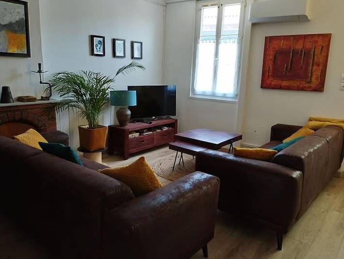 Location de vacances pour 3 personnes, avec jardin à Corme-Royal