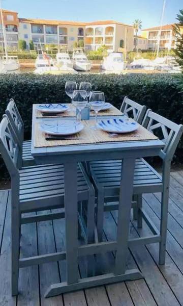 Gîte pour 4 personnes, avec jardin et terrasse, animaux acceptés à Cogolin