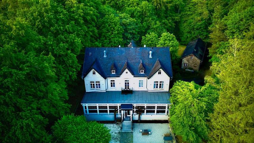 Hotel für 2 Personen, mit Balkon und Whirlpool sowie Terrasse und Garten in Siebengebirge