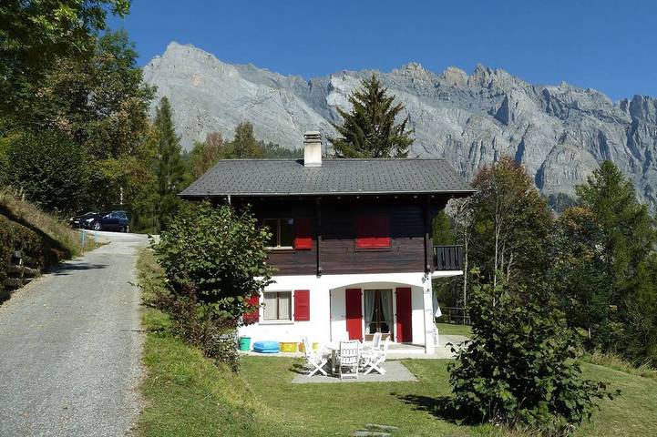 Chalet für 8 Personen, mit Pool und Garten - 1