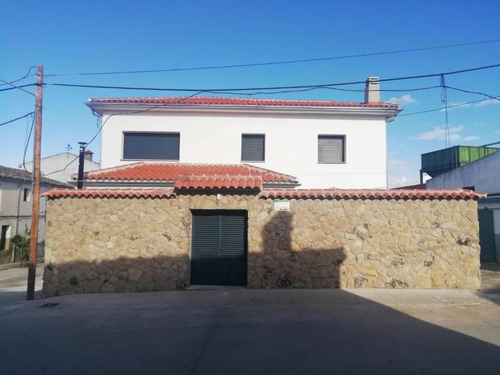 Casa de vacaciones para 8 personas, con piscina además de jacuzzi y terraza, Se admiten mascotas en Provincia de Cáceres - 3