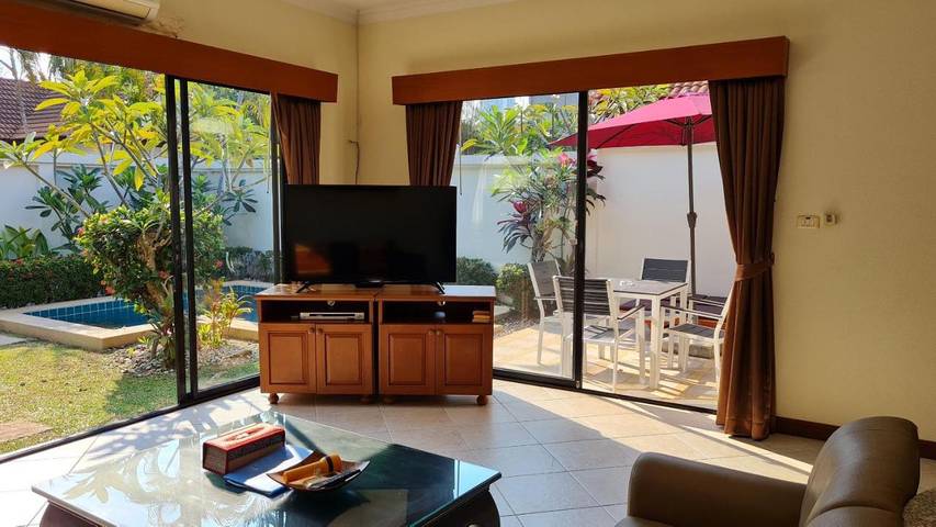 Villa pour 3 personnes, avec terrasse ainsi que piscine et vue à Pattaya