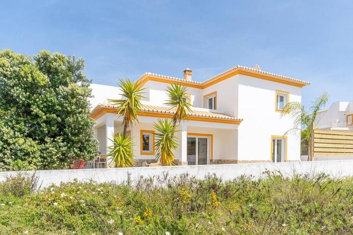 Casa de huéspuedes para 2 personas, con jardín en Arrifana