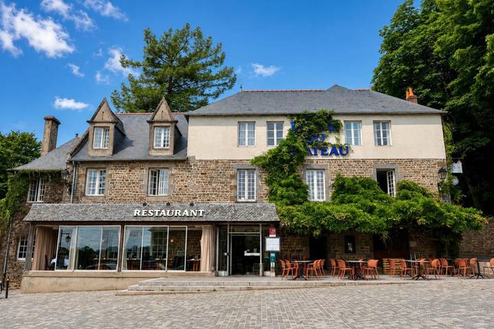 Hôtel, avec Terrasse et Jardin ainsi que Vue sur le lac et Vue à Combourg