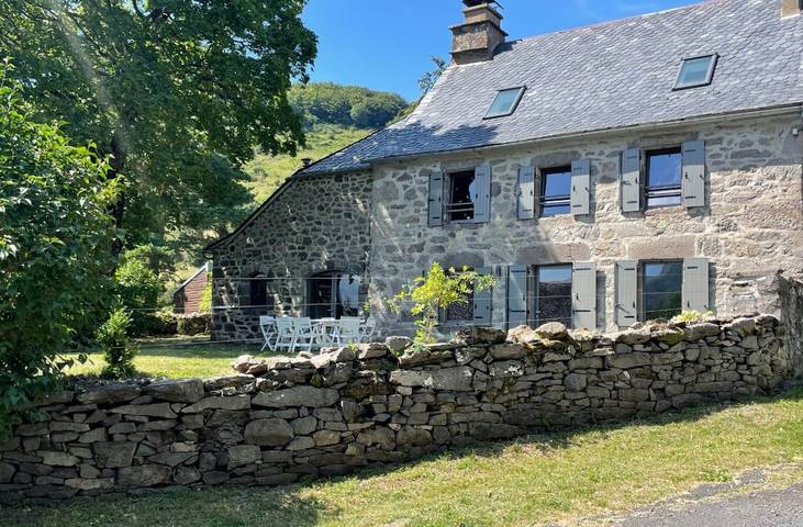 Gîte pour 9 personnes, avec jardin et terrasse, animaux acceptés - 1