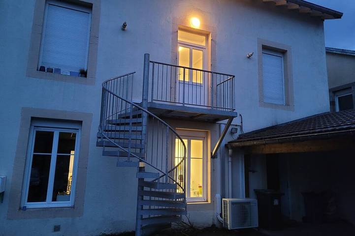 Apartamento entero, Spacious duplex at Matthieu's. Sleeps 1 to 6. in Remiremont, Región de Épinal