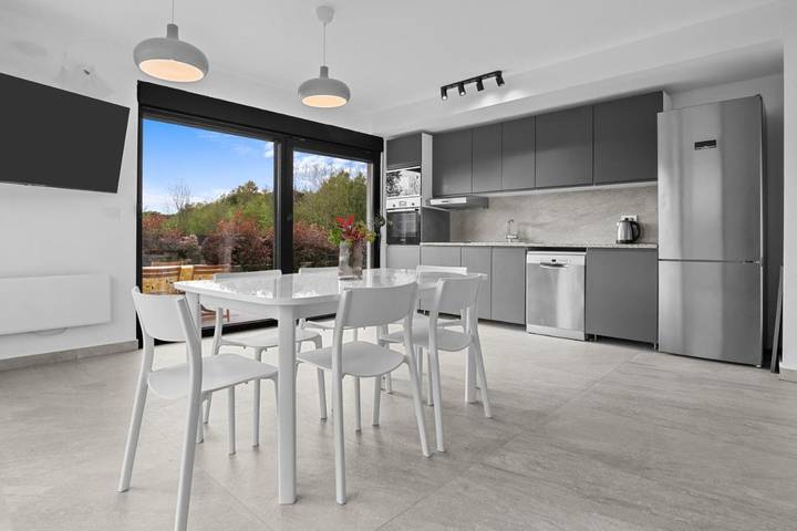 Ferienhaus mit Meerblick für 8 Personen, mit Garten und Ausblick in Poreč
