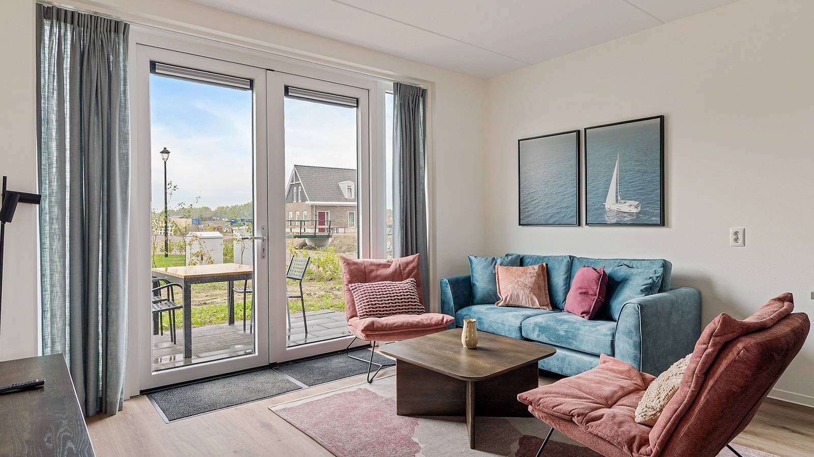 Dormio Resort Medemblik — Dijkhuys Buitenbubbelbad in Ijsselmeer