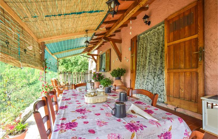 Location de vacances pour 5 personnes, avec piscine ainsi que jardin et terrasse à Pietrasanta - 2