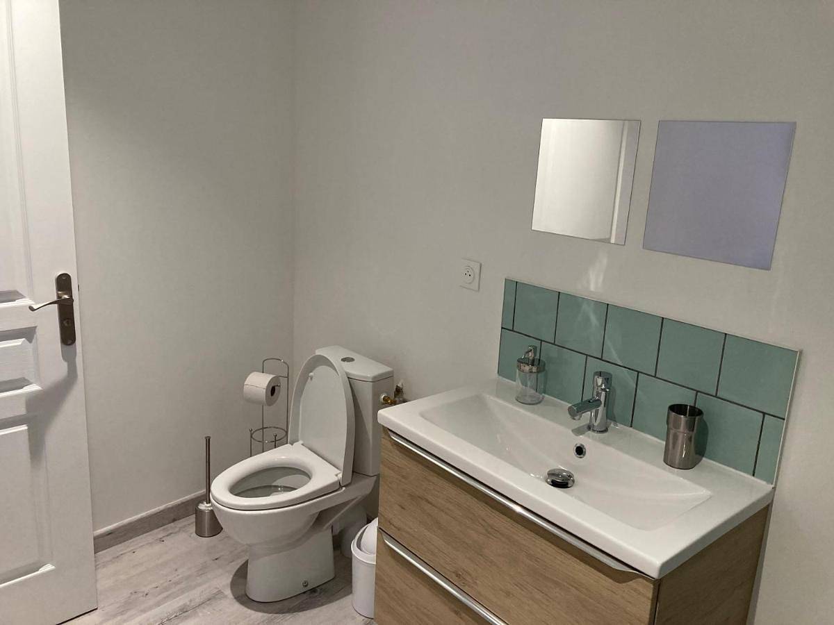 Appartement entier, One-Bedroom Apartment in Fougeré, Région de La Roche-sur-Yon