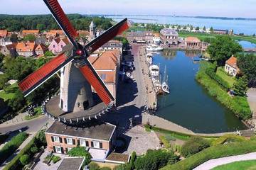 Gîte pour 8 personnes, avec balcon et jardin ainsi que sauna et jacuzzi dans Willemstad