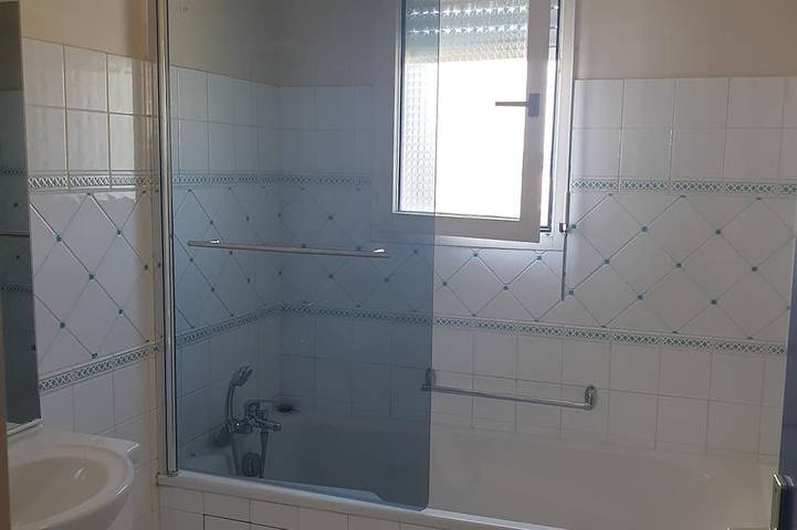 Gîte pour 4 personnes, avec balcon dans Port de Saint-Vaast la Hougue - 3