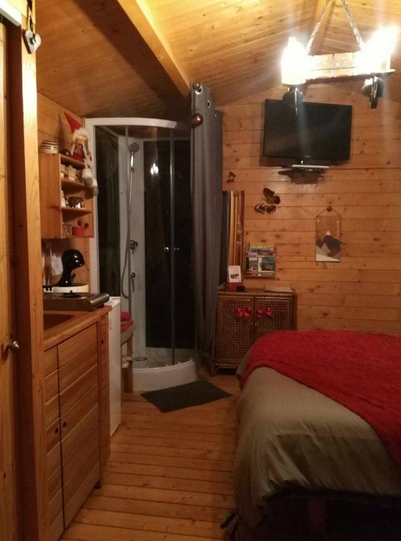 Chambre d'hôtes au Cabanon Chez Nath - Au Cabanon Chez Nath in Varages, Région de Brignoles