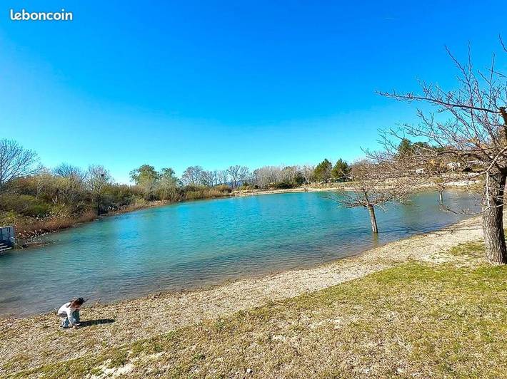 Camping pour 6 personnes, avec piscine et jardin, animaux acceptés à La Roque-d'Anthéron - 2
