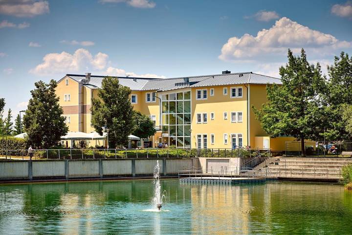 Hotel für 3 Personen, mit Garten und Seeblick sowie Ausblick in Regensburg
