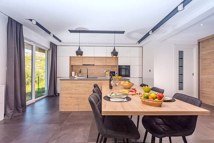 Villa für 12 Personen mit Pool in Klis, Split-Dalmatien
