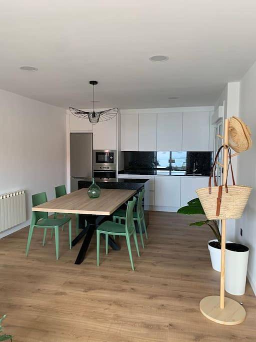 Apartamento para 4 personas, con terraza y vistas en Bueu
