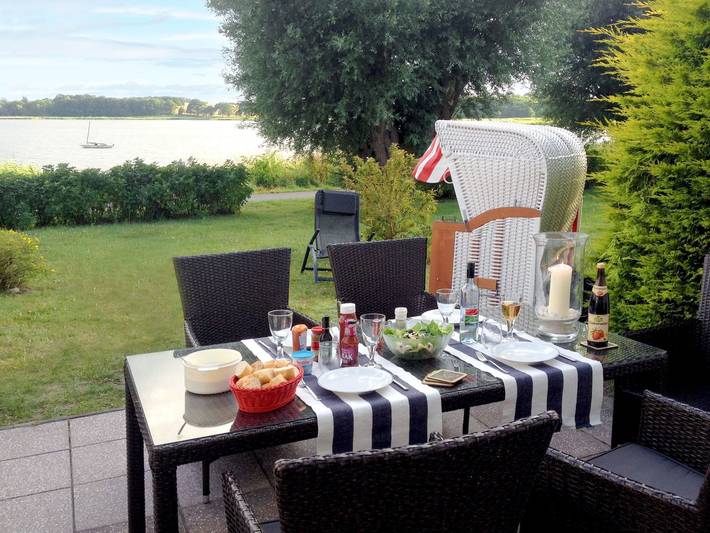 Ferienhaus für 4 Personen, mit Terrasse und Seeblick sowie Garten und Ausblick, kinderfreundlich in Mönchgut-Granitz