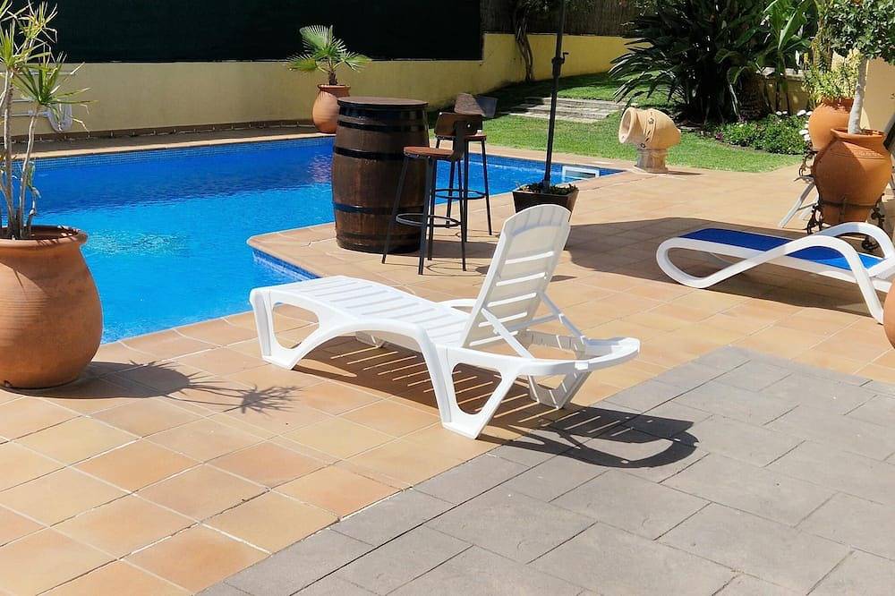 R88 Villa Vista Alegre in Segur de Calafell, Calafell