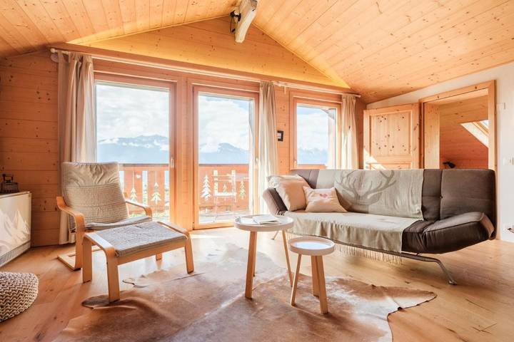 Gîte pour 4 personnes, avec vue et balcon à Bex
