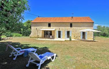 Gîte pour 4 personnes, avec vue et jardin à Daglan