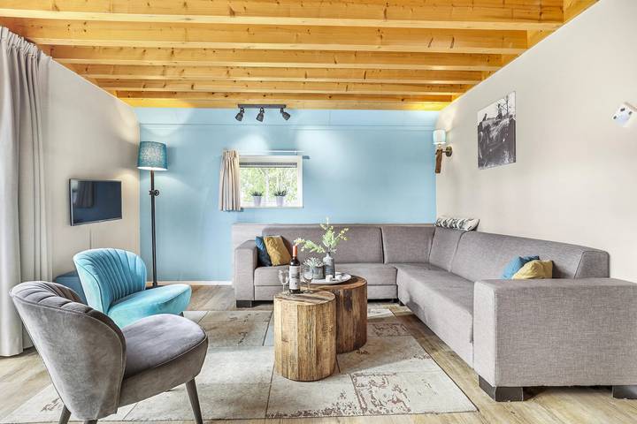 Ferienhaus für 8 Personen, mit Terrasse und Balkon/Terrasse