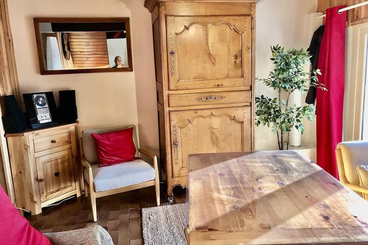 Gîte pour 5 personnes, avec jardin et balcon à Saint-Anthème - 4