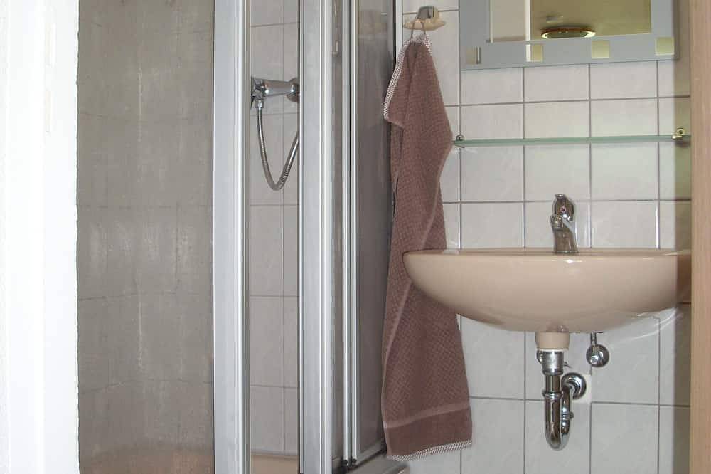 Acogedora casita de vacaciones para 2-3 personas con terraza in Dreschvitz, Rügen