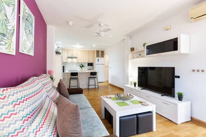 Entire apartment, Villa 'Artep' with Shared Pool, Wi-Fi and Air Conditioning in Cartagena, Costa Cálida