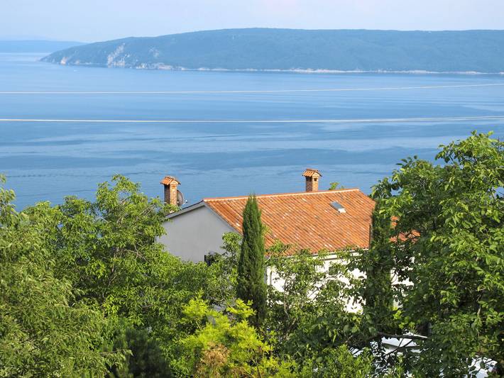 Ferienwohnung für 4 Personen, mit Terrasse und Garten in Mošćenice