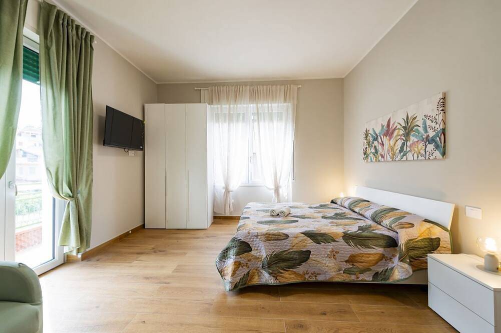 Entire apartment, Guesthost - Cozy Balcony Flat X3 near the Sea in Francavilla al Mare, Chieti Province