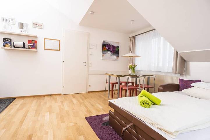 Ganze Wohnung, Appartement 2  Dachgeschosswohnung mit Terrasse in Hernals, Wien