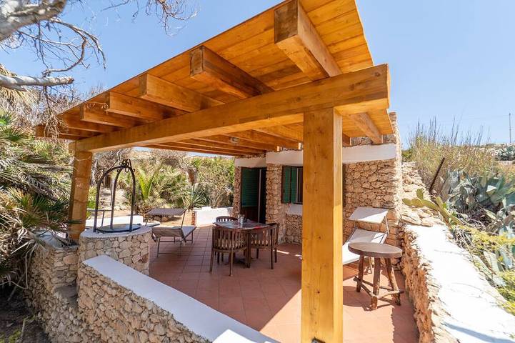 Dammuso detached cottage with sea view and garden in Lampedusa in Lampedusa e Linosa, Pelagische Inseln