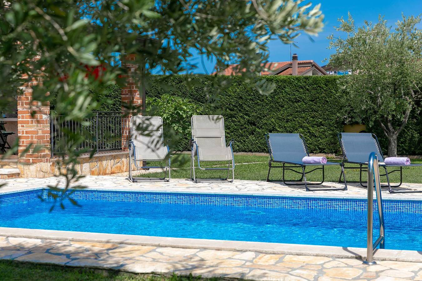 Mediterrane Villa mit privatem Salzwasserpool, Babybett, Whirlpool, Tischtennis, Spielplatz in Općina Višnjan, Région de Porec