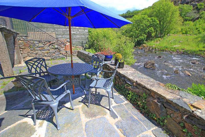 Cottage for 4 people, with garden, with pets in Beddgelert